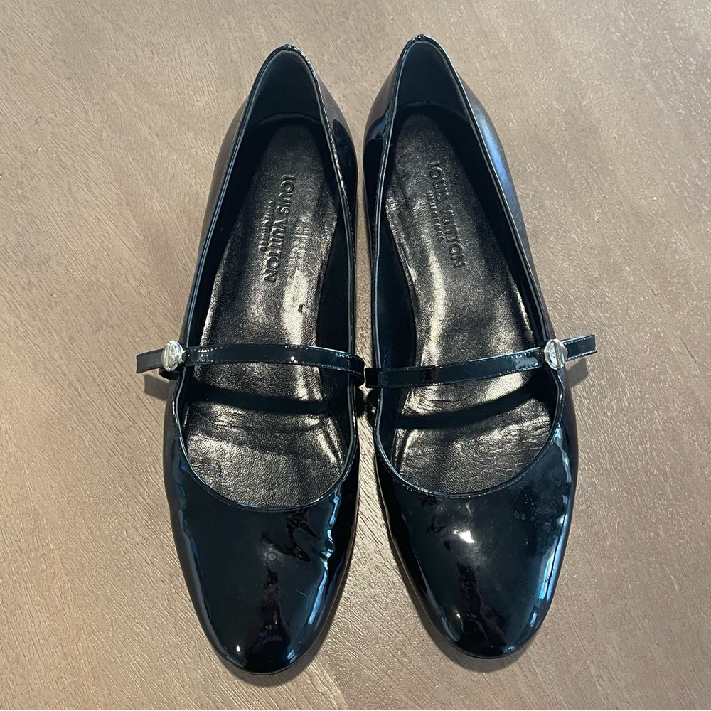 Louis Vuitton black patent leather ballerina flats